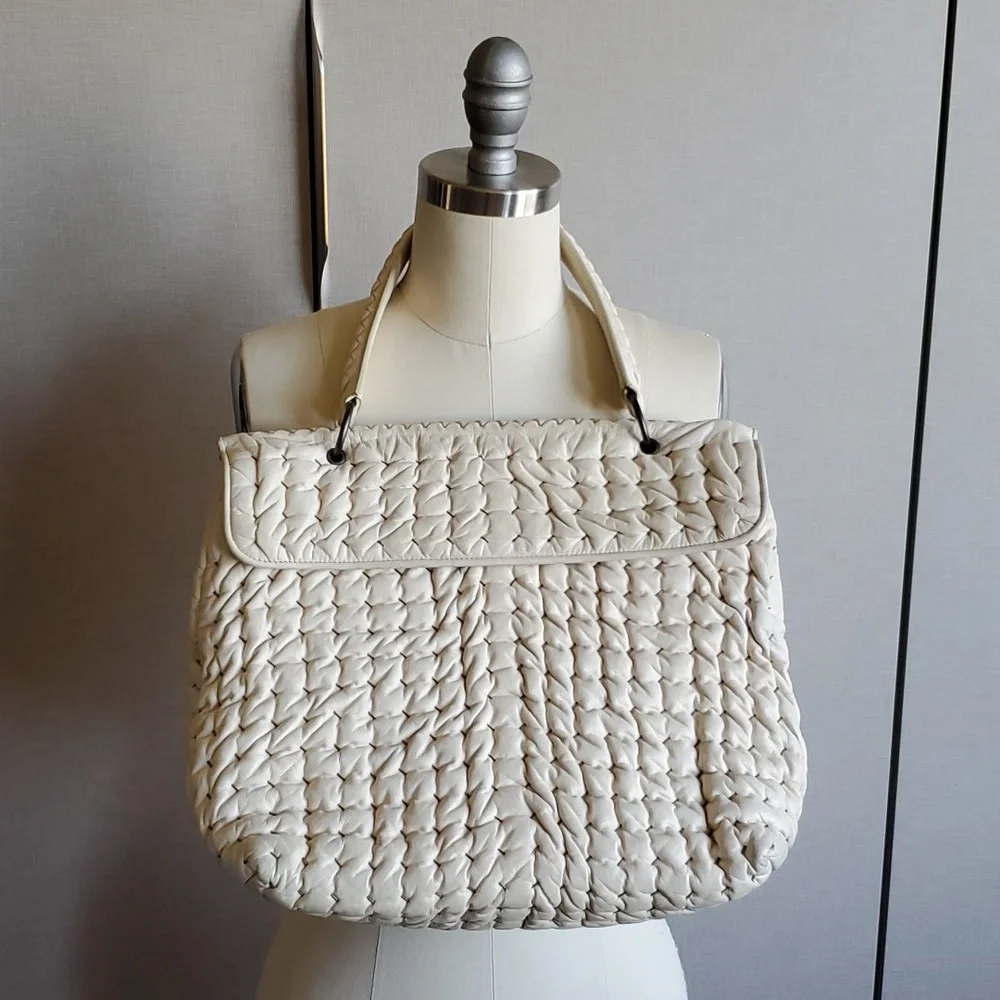 EUC Bottega Veneta Quiet Luxury Bag - Picture 4 of 16